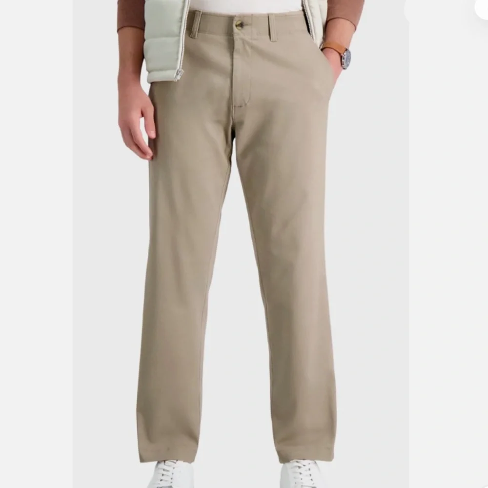 Haggar Men's Life Khaki Comfort Chino Flat Front Pant, Medium Khaki, 33x30